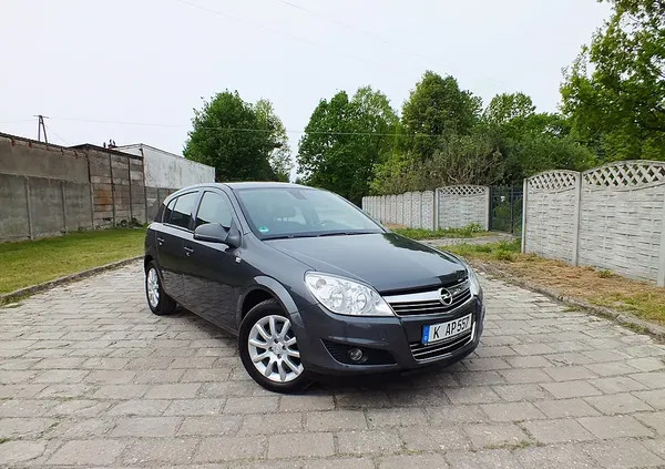 mazowieckie Opel Astra cena 17900 przebieg: 177000, rok produkcji 2010 z Wieleń